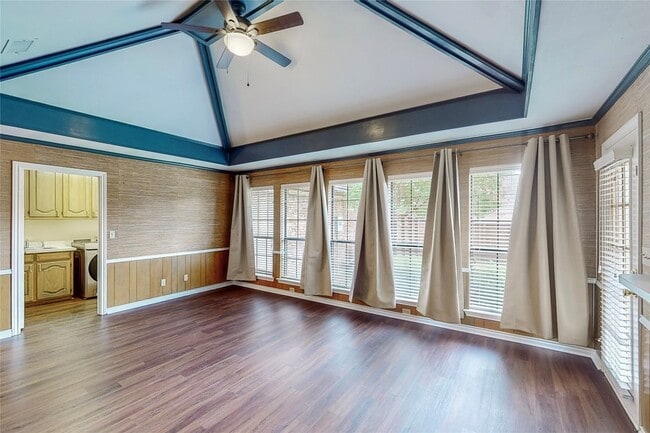 Building Photo - 7504 Summitview Dr