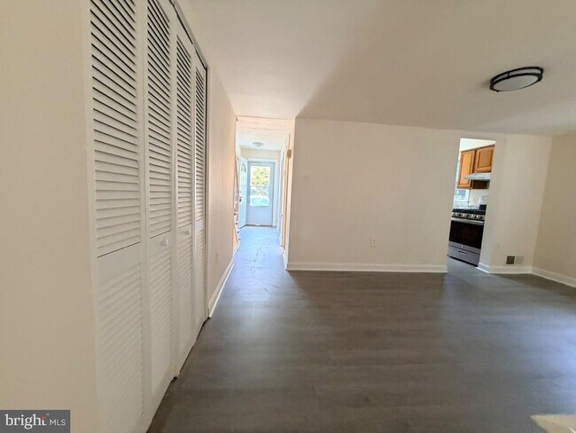 Building Photo - 3473 Beale Ct