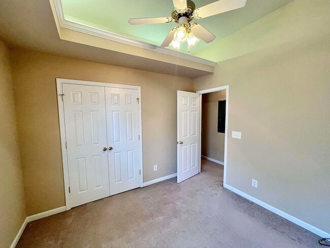 Building Photo - 103 Oros Point