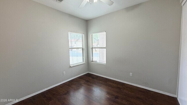 Building Photo - 689 E Springfield Pl