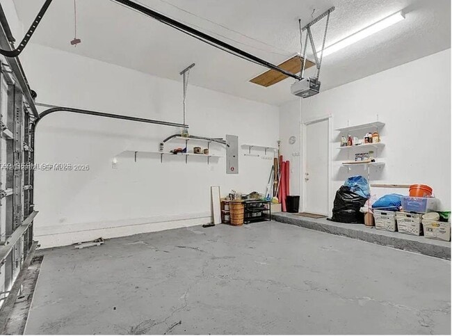Building Photo - 1459 Shoreline Way