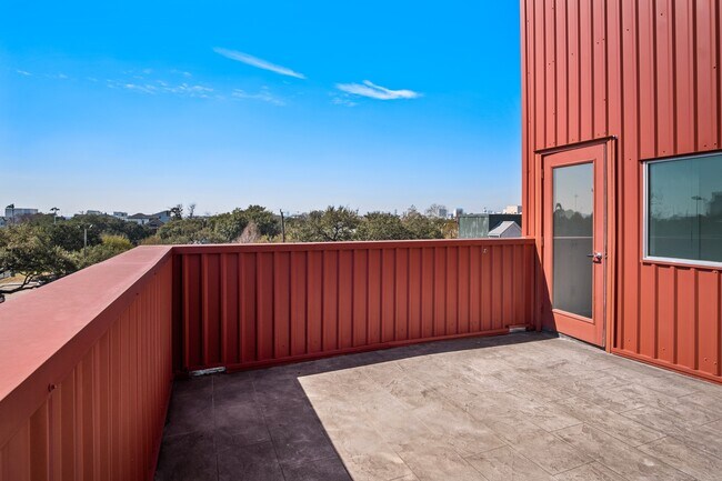 Building Photo - 2936 Commerce St