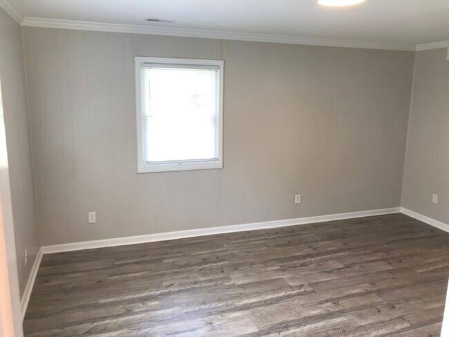 Building Photo - BIG House & BIG Fenced Yard. Plus Master S...