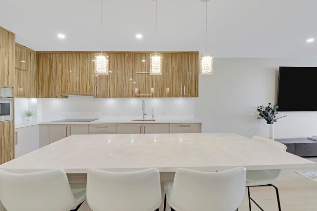 Primary Photo - 3540 S Ocean Blvd