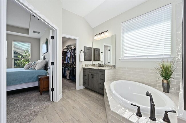 Building Photo - 117 White Steppe Way