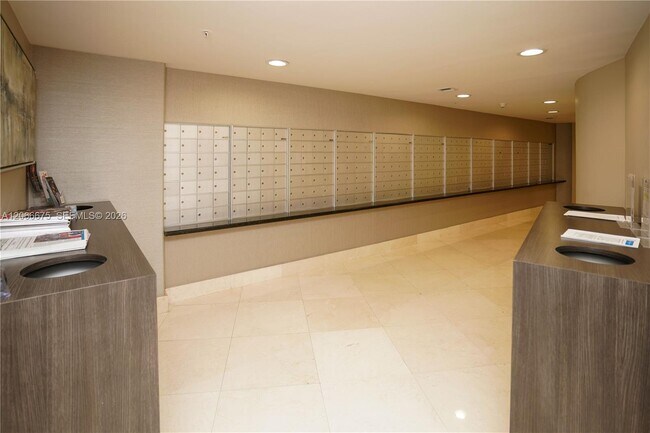 Building Photo - 3370 Hidden Bay Dr