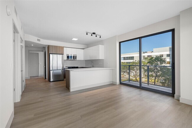 Building Photo - 1770 S Young Cir