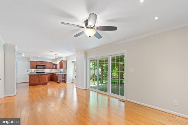 Building Photo - 4970 Manor House Ct