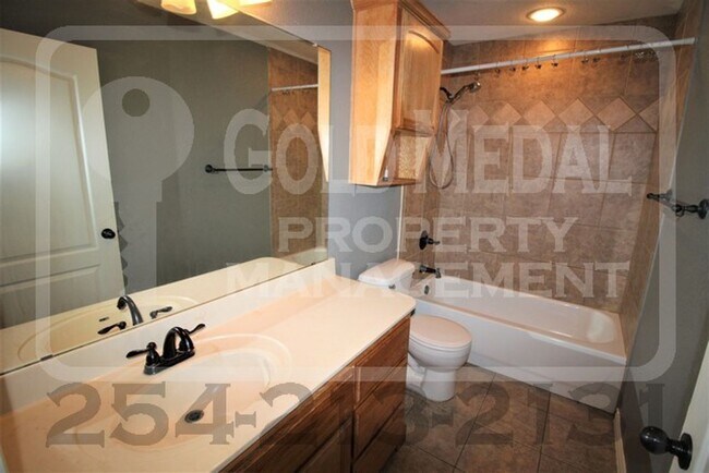 Building Photo - 401 Hedy Dr