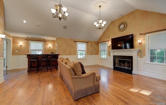 Building Photo - 246 Park Ave