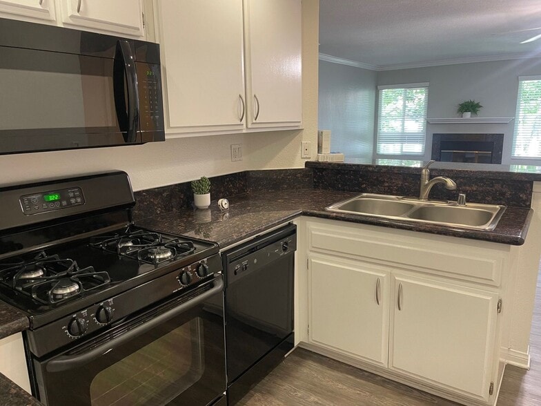 Interior Photo - Le Med Apartments