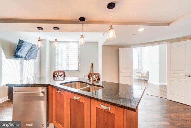 Building Photo - 2451 Midtown Ave