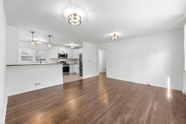 Building Photo - Newly Renovated Home - Steps Away from KU Med