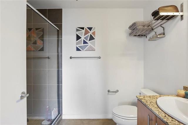 Building Photo - 1001 Belleview St