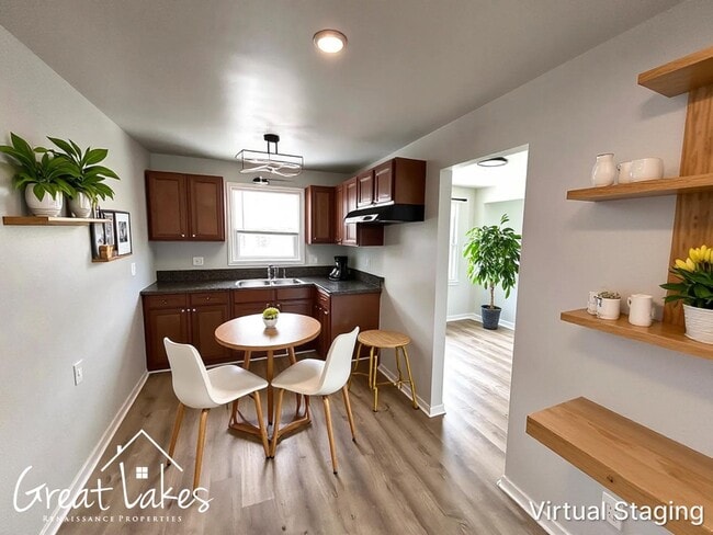 Building Photo - Beautiful 2 Bedroom 1 Bathroom now available for rent