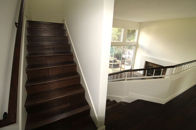 Building Photo - Cape Weston Condo with Great Layout!