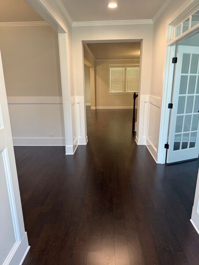 Building Photo - Spacious 5BR House in Buford