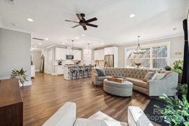 Building Photo - 2507 Marlowe Ave