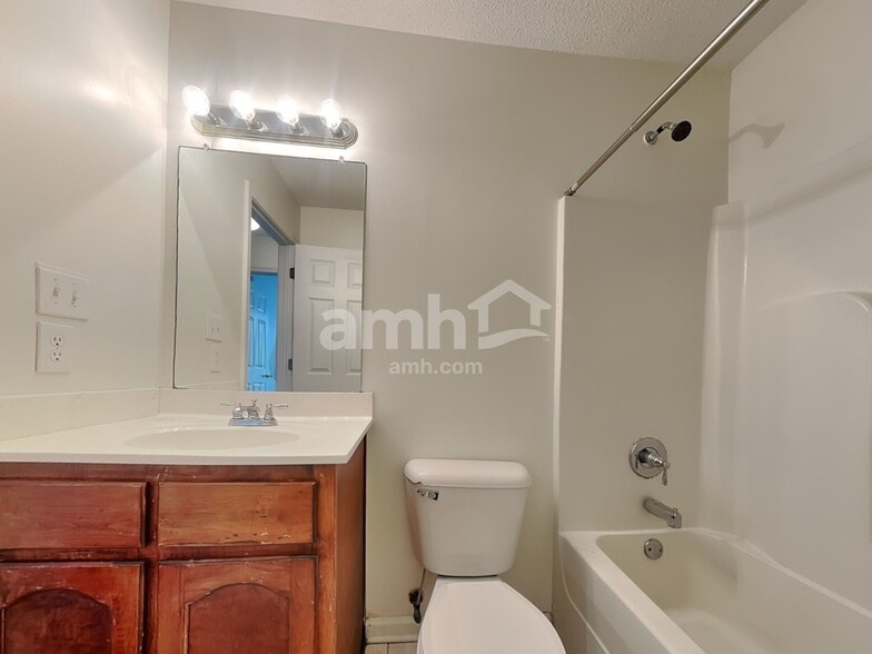 Building Photo - 4082 Colton Dr