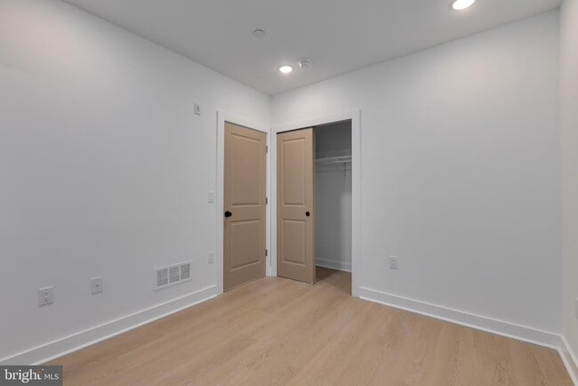 Building Photo - 2350 N 16th St