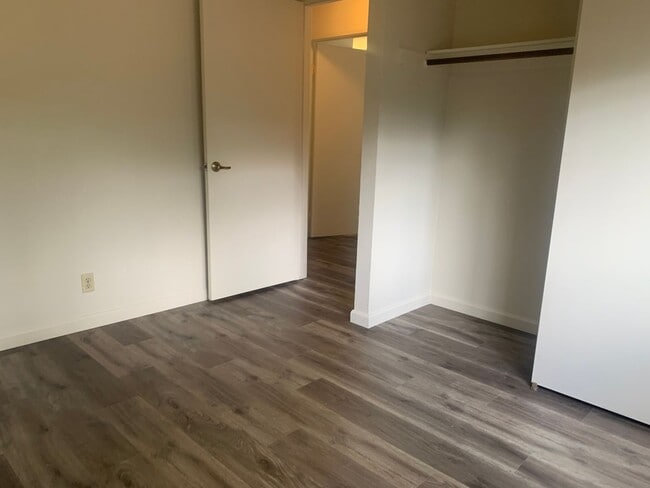 Building Photo - Large one story 4 bedroom home in Orangevale
