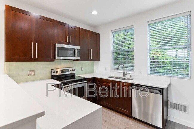 Building Photo - 988 DeKalb Ave NE