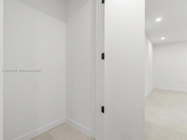 Building Photo - 2200 Brickell Ave