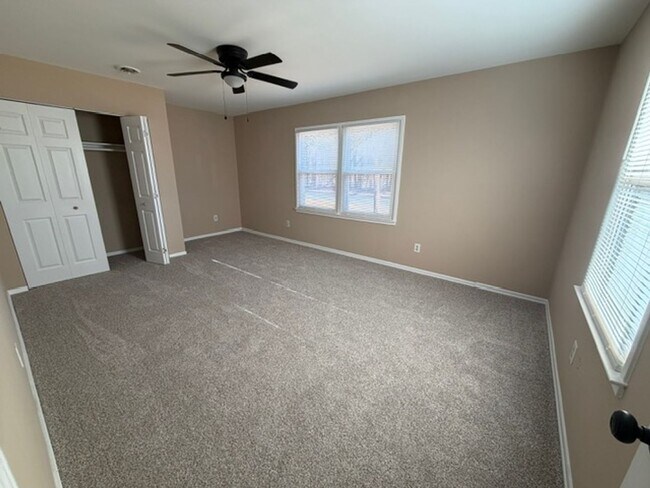 Building Photo - Burlington