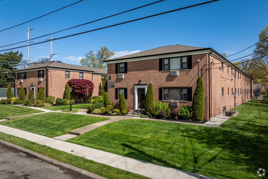 Building Photo - Bridgeton Apartments