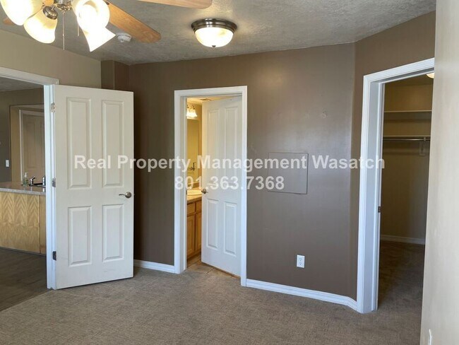 Building Photo - 380 N 500 W