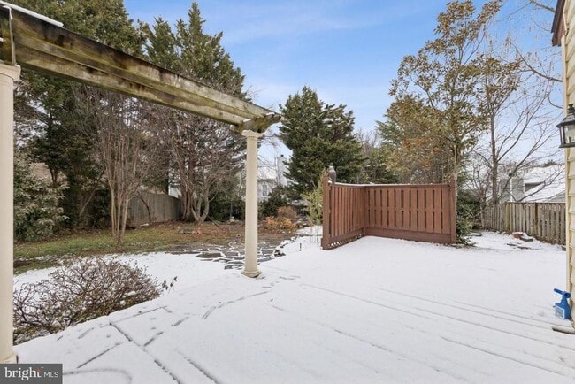 Building Photo - 14422 Coachway Dr