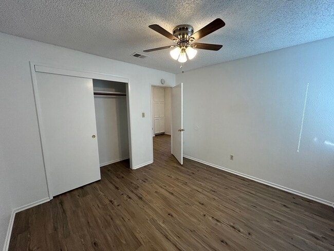 Building Photo - Beautiful 4 Bed / 2.5 Bath Silver Creek Home w/ RBP & $0 Deposit Option