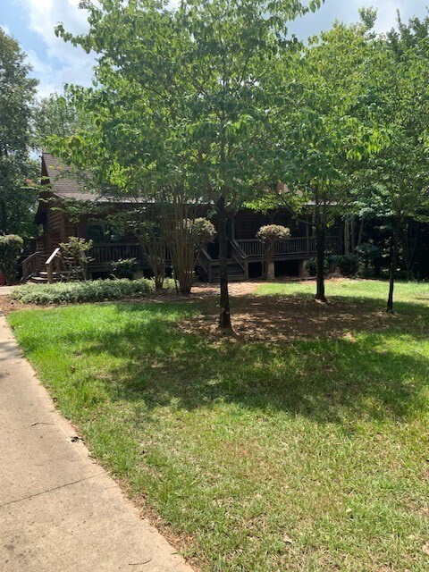 Building Photo - 129 Player Ln