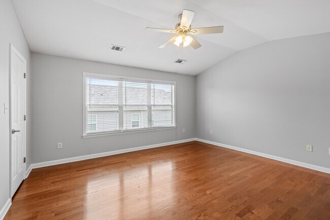 Building Photo - 2207 River Park Ct