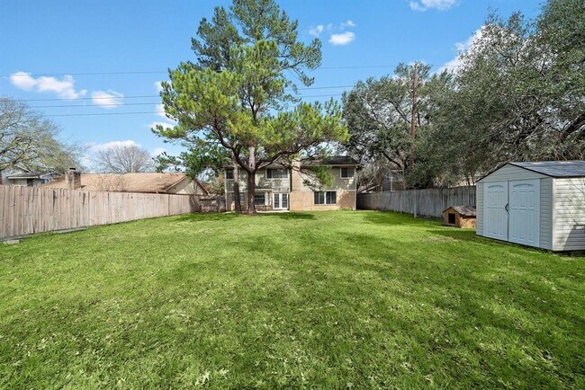 Building Photo - 7803 Goldengrove Dr