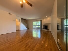 Building Photo - 12330 Magnolia Blvd