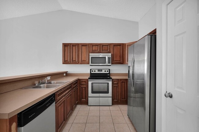 Building Photo - Charming 3 BR Home in Jacksonville, FL