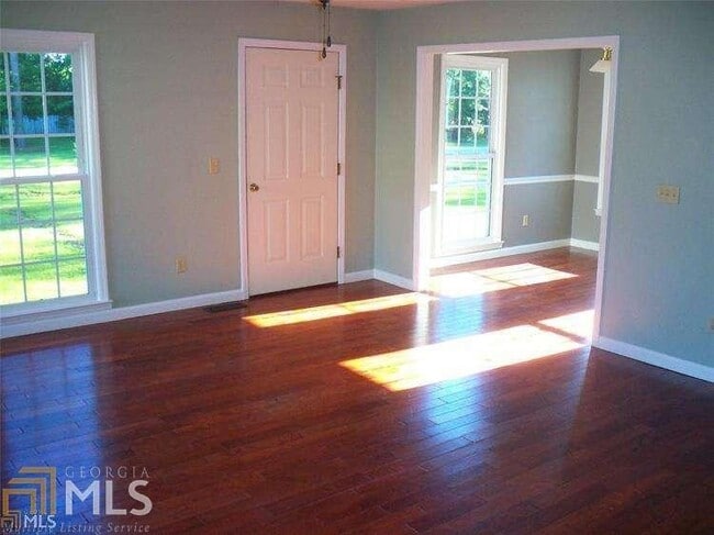 Building Photo - 320 Rogers Rd