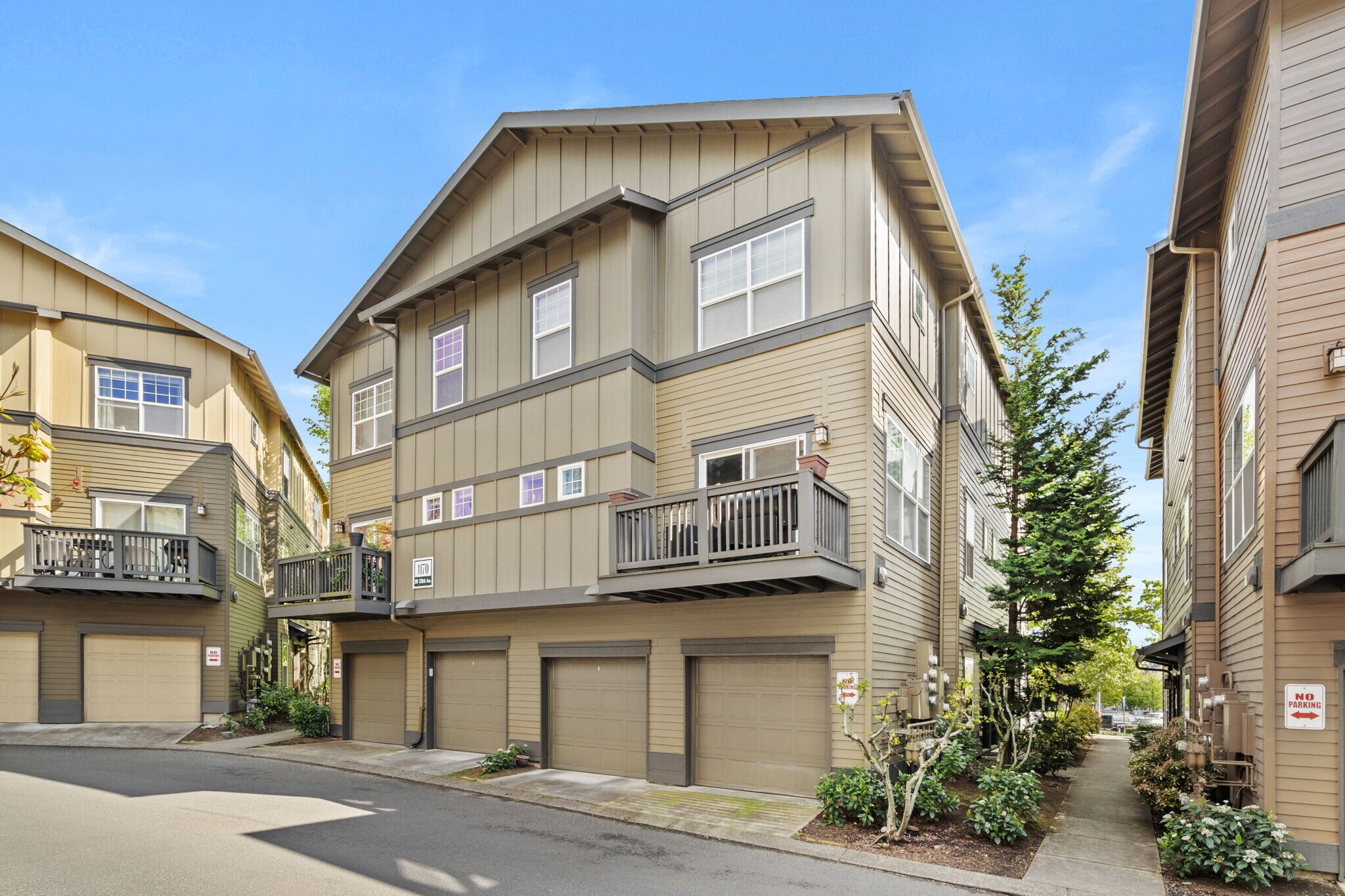 Building Photo - 1170 SW 170th Ave