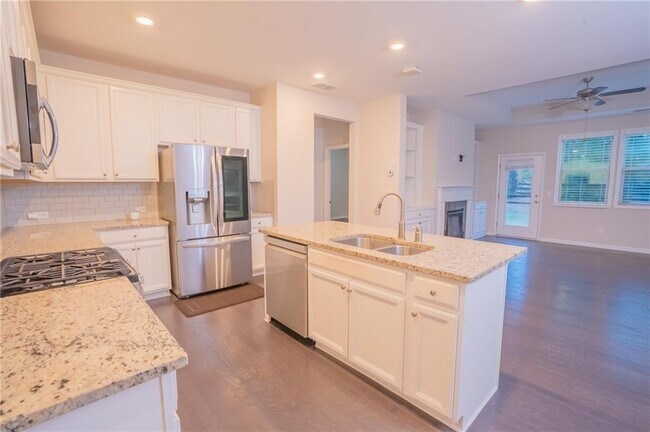 Building Photo - 2420 Boxwalking Ct