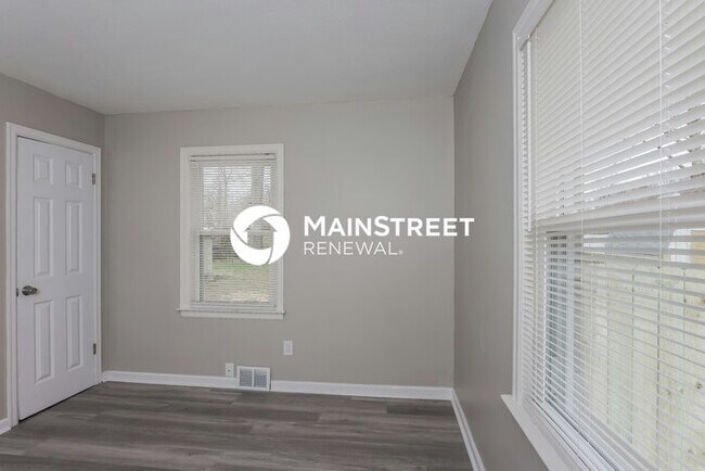 Building Photo - 3 Bedroom Pet-Friendly Home in LOUISVILLE, KY with Main Street Renewal