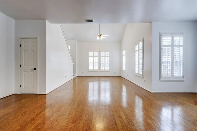 Building Photo - 1144 W 25th St