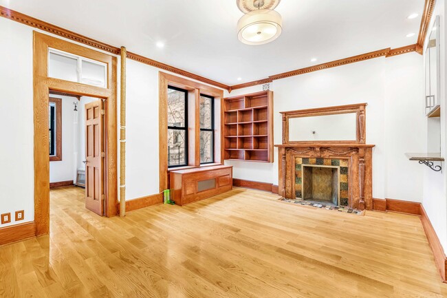 Primary Photo - 50 W 91st St