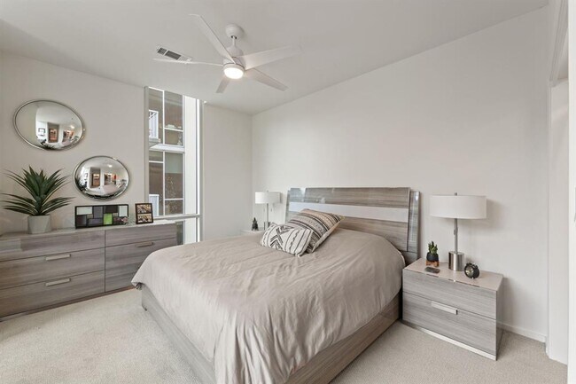 Building Photo - 1600 Barton Springs Rd