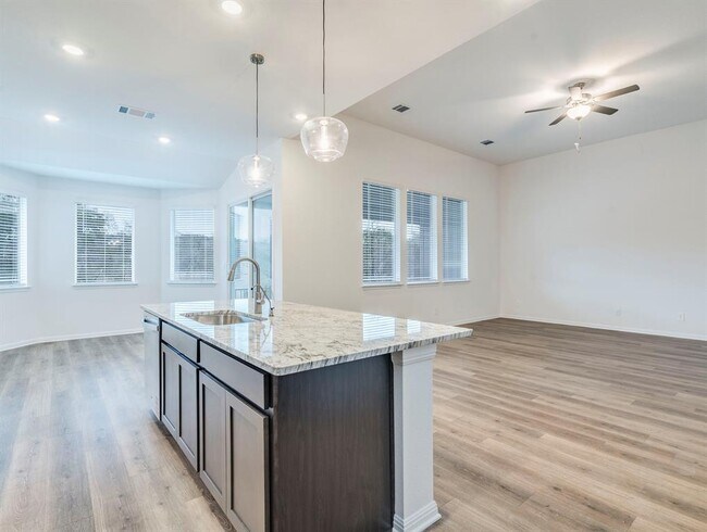 Building Photo - 260 Cathedral Mountain Dr