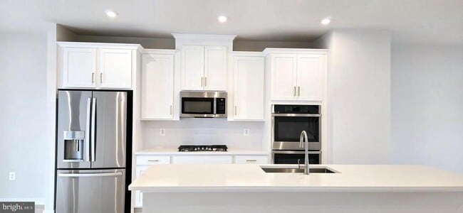 Building Photo - 24148 Thurso Sq