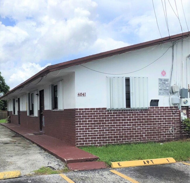 Building Photo - 4041 SW 23rd St