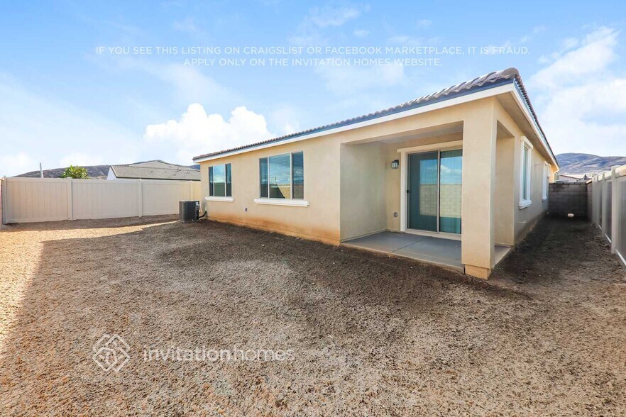 Building Photo - 27042 Basalt Dr