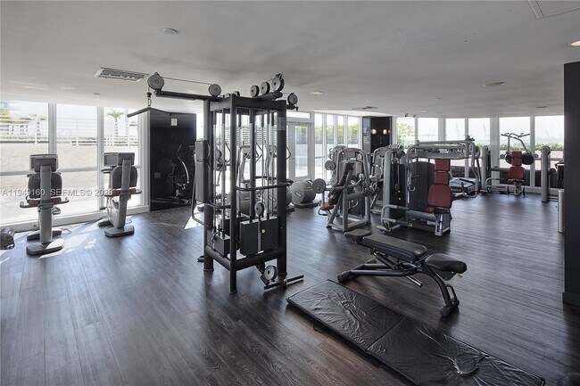 Building Photo - 540 West Ave