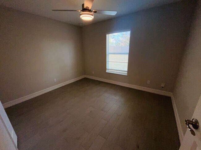 Building Photo - 4/2.5/2  Home off of California Blvd.